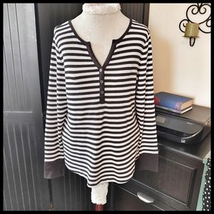 🎁3 for $10 Striped V-neck Tee